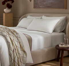 Signature Embellished Duvet Set - White/Holly Piped Edge